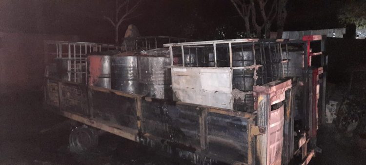Ardió en llamas una vivienda que habría sido de acopio de nafta para pasarla a Paraguay