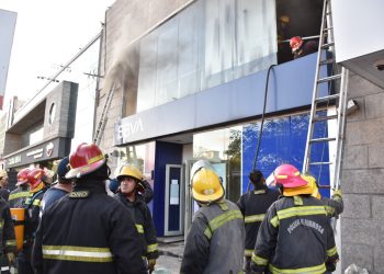 Alarma en el microcentro por un principio de incendio en el Banco Francés