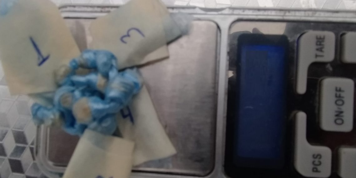 Detectan más de 59 envoltorios con cocaína y detienen a cinco hombres en distintos procedimientos