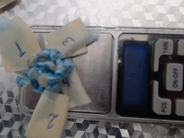 Detectan más de 59 envoltorios con cocaína y detienen a cinco hombres en distintos procedimientos