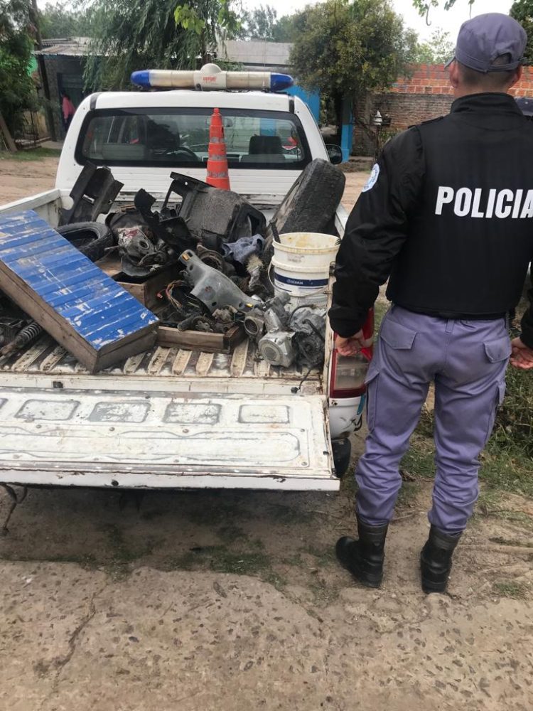 Desarticularon un desarmadero de motos robadas oculto en una vivienda de circuito 5