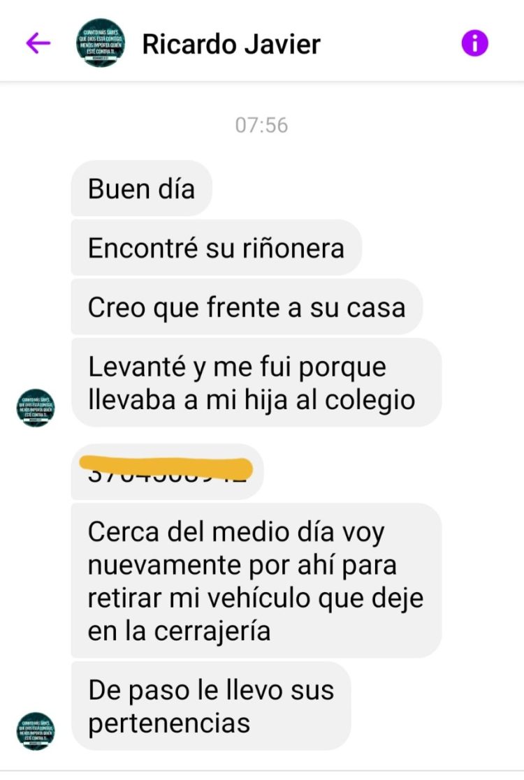 Encontró una riñonera con dinero y documentaciones y se la devolvió a la dueña