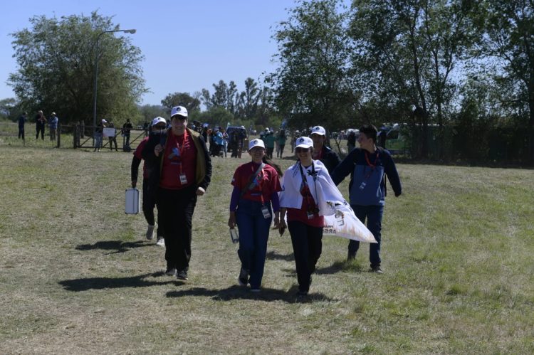 Un grupo de estudiantes formoseños, destacado como «el mejor equipo» en la validación de un picosatélite