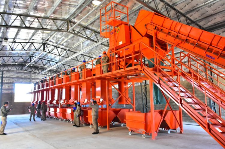 El gobernador habilitó las instalaciones del Centro Ambiental GIRSU