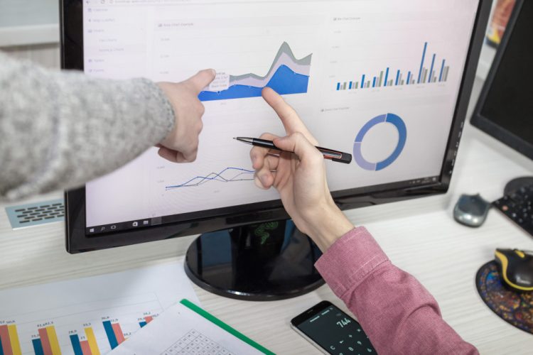 Todo lo que necesitas saber sobre los sistemas de capacitación en Crehana