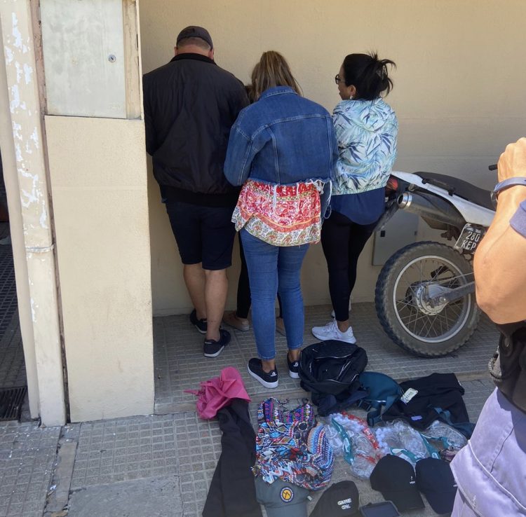 Empleadas de “Leutthe” detectaron chorros correntinos y los siguieron; la Policía los detuvo