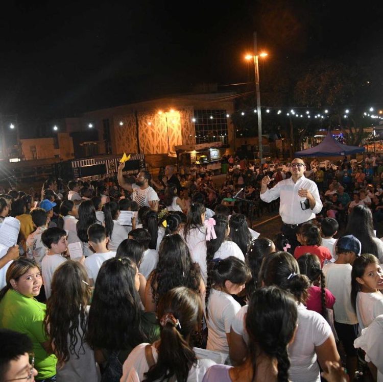 El intendente Jofré presenció hermosa velada “Cantemos en Navidad”