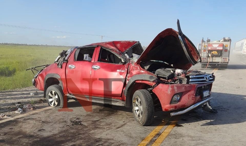 Volcó una camioneta en la ruta 11, falleció un niño de 6 años