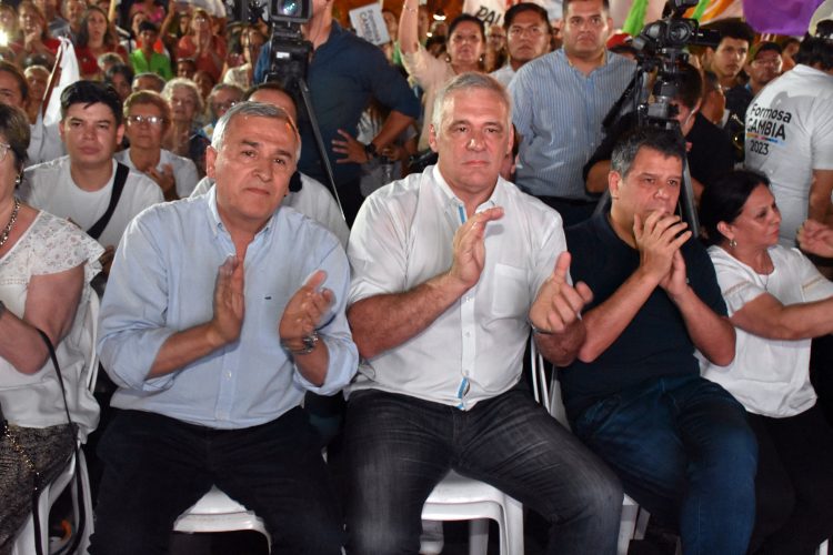 Carbajal logró respaldo de los grupos fuertes de la UCR en su lanzamiento