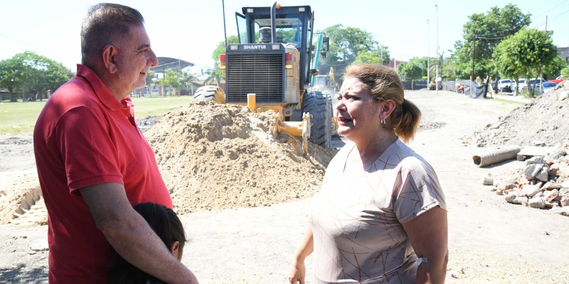 Jofré dialogó con vecinos durante una recorrida de inspección de obras que se ejecutan en la ciudad