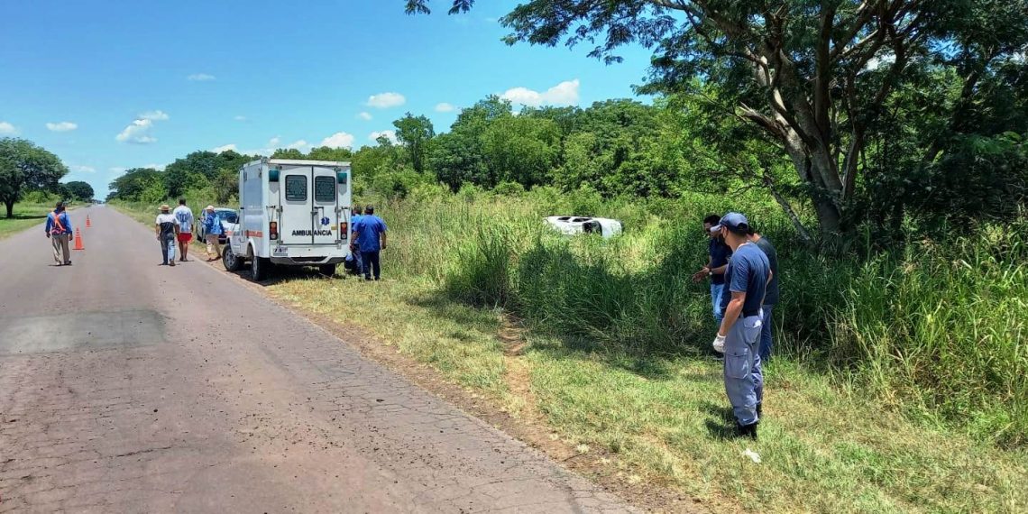 Murió una mujer y hay cuatro heridas por un vuelco en R3