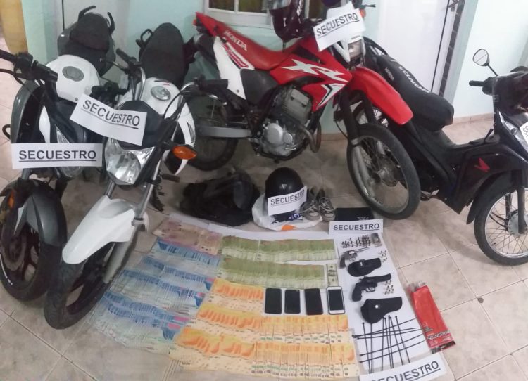 Detuvieron a joven de 19 años y su madre, dedicados al robo con perfiles falsos en Facebook