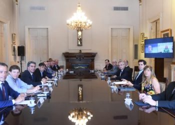 Gildo, entre los 11 gobernadores que firmaron el pedido de juicio político contra la Corte Suprema impulsado por Alberto