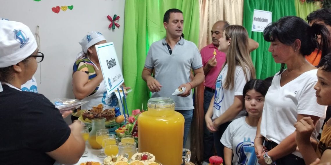 El vicegobernador Solís recorrió un centro comunitario que nuclea a familias capacitadas en oficios
