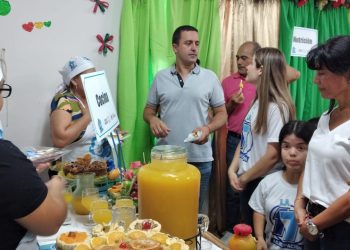 El vicegobernador Solís recorrió un centro comunitario que nuclea a familias capacitadas en oficios