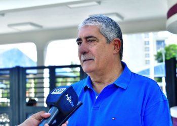 Cacho García cargó contra la oposición: «los sabelotodos que creen que la sequía se va a solucionar con unos bidones de agua»