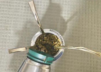 Por la suba de casos covid recomiendan «no compartir las bombillas del mate»