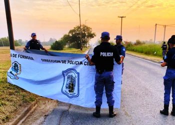Una motociclista de 28 años chocó columna de alumbrado público y falleció