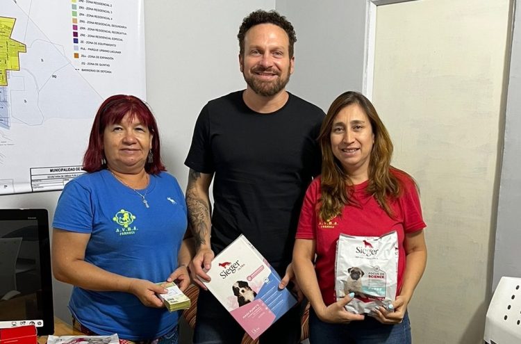 Colaboraciones de «Pepe Guapo» Ocampo: ahora fue para voluntarias que trabajan con mascotas