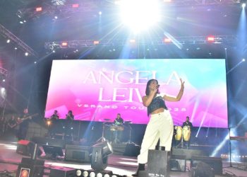 El festival de la Fiesta Nacional de la Corvina de Río cierra con la actuación de Ángela Leiva