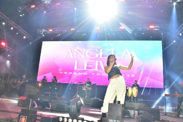 El festival de la Fiesta Nacional de la Corvina de Río cierra con la actuación de Ángela Leiva