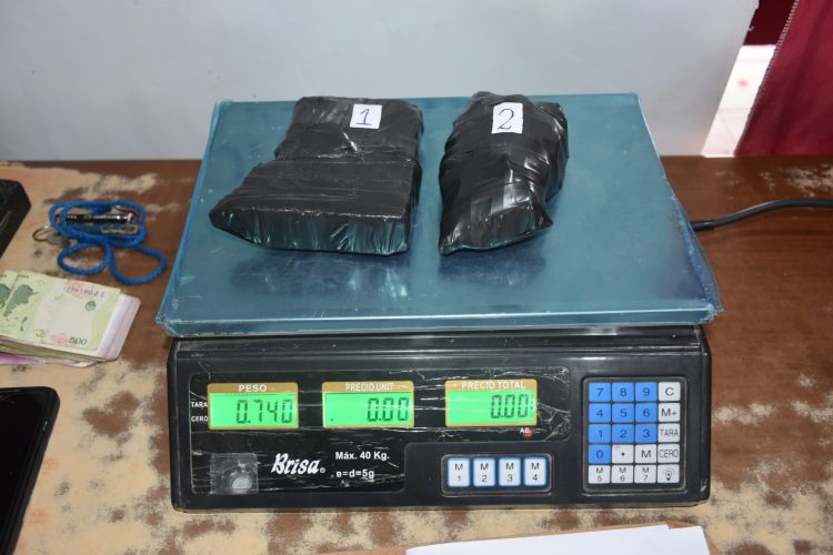 «Romeo» detectó que un motociclista ocultaba paquetes de cocaína valuados en un millón y medio de pesos