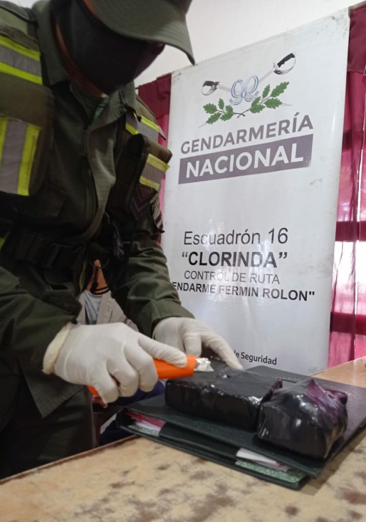 «Romeo» detectó que un motociclista ocultaba paquetes de cocaína valuados en un millón y medio de pesos