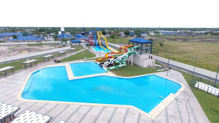 Inauguraron la ampliación del Parque Acuático “17 de Octubre”, con simulador de olas