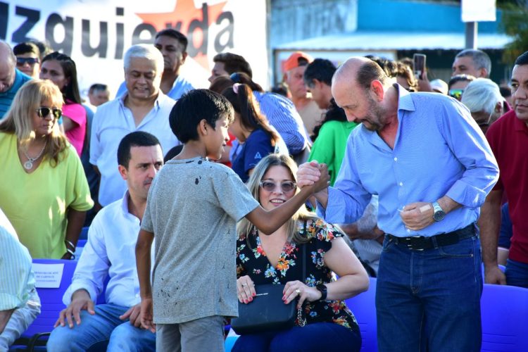 Gildo Insfrán: “Nosotros hicimos piletas en serio en un espacio de tres hectáreas, no para la ilusión óptica”