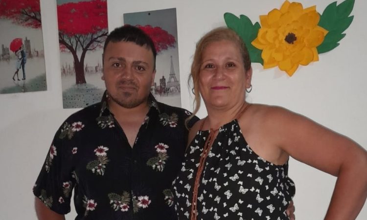 Karina fue «robada durante la dictadura», Marcos es cordobés: hoy se casan en la plaza