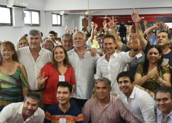 Con la idea de «unir a la oposición», Carbajal es el candidato a gobernador de la UCR