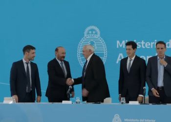 Gildo Insfrán firmó convenio de cooperación con Israel «por el manejo del agua»