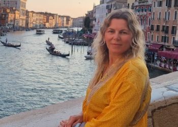 Presentaron amparo para que «se frene el aumento de luz» y «no corten el servicio por falta de pago»