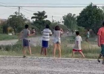 Se desafiaron a pelear por las redes, y lo hicieron (video)