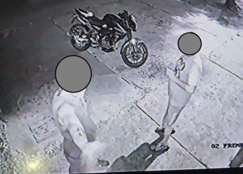 Denuncian robo a una septuagenaria en el barrio Don Bosco