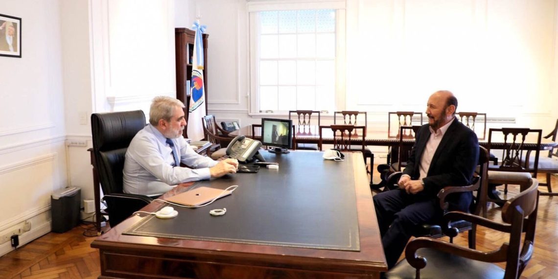 Insfrán y el ministro Aníbal Fernández habilitan taller regional de investigación de prevención de ciberdelitos