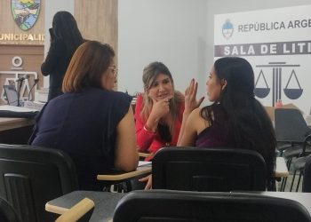 Con la ayuda de una intérprete, jueza pudo explicar a una sordomuda víctima de abuso el proceso judicial