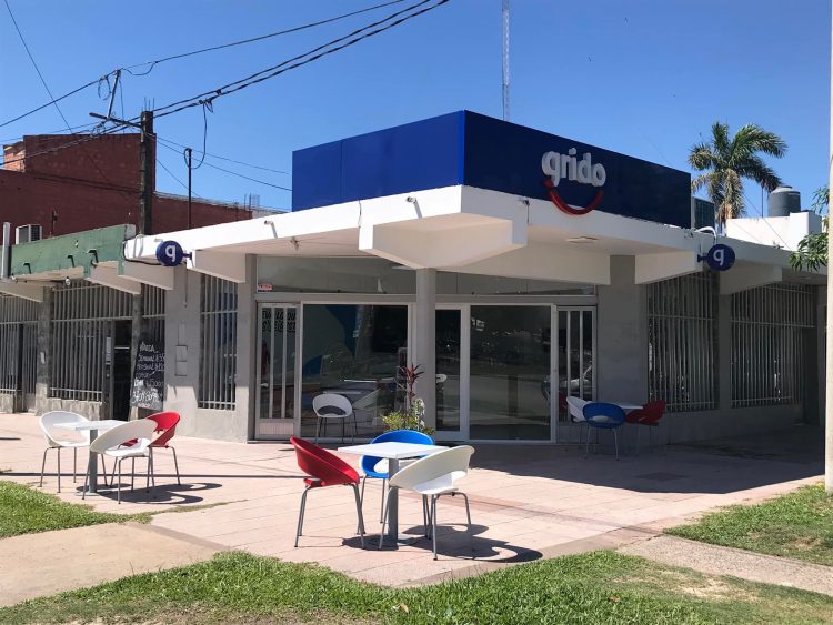 Robó un balde con agua!!! (video)