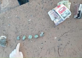 Le encontraron droga y al intentar huir casi se ahoga en una represa