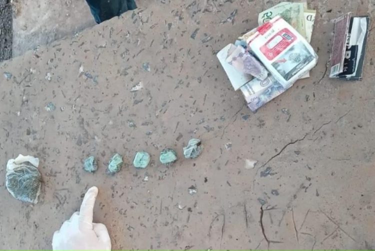 Le encontraron droga y al intentar huir casi se ahoga en una represa
