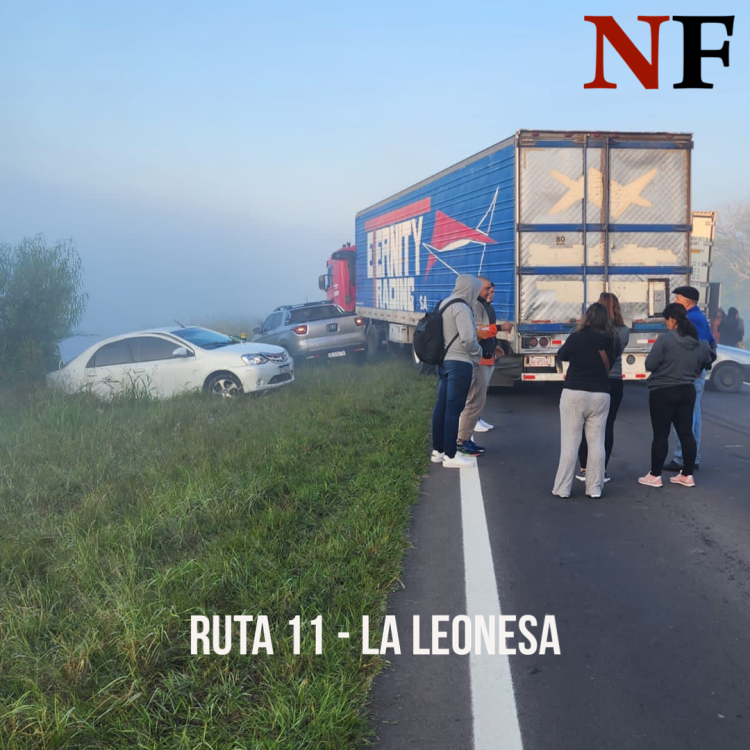 Terrible choque múltiple en la Ruta Nacional 11: dejó vehículos destrozados y personas en «estado de crisis» (video)
