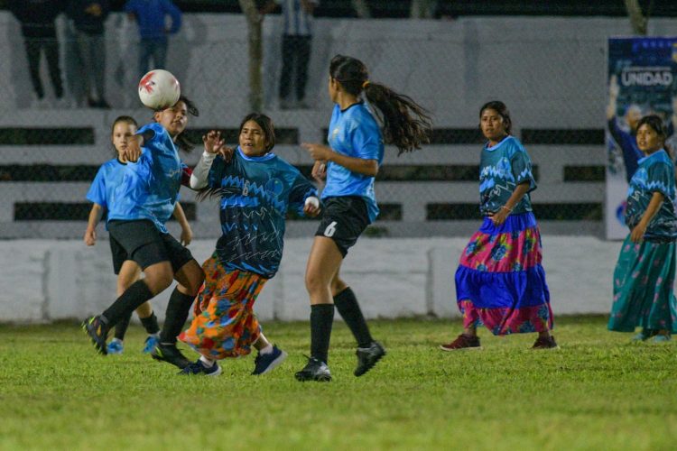 La identidad cultural, la nota saliente del primer torneo femenino de fútbol en Formosa