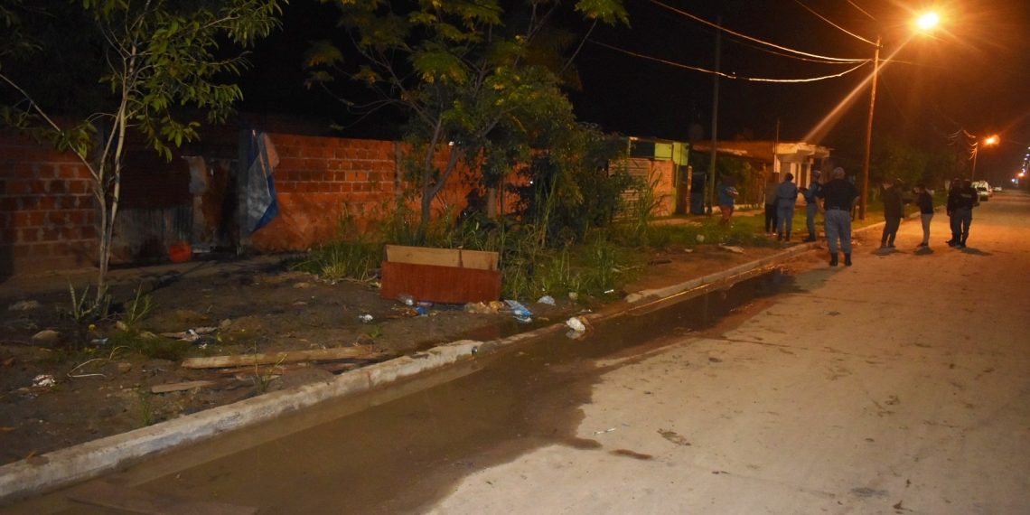 Riña entre vecinos terminó con uno de ellos apuñalado y peleando por su vida en el hospital