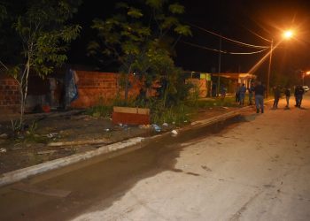 Riña entre vecinos terminó con uno de ellos apuñalado y peleando por su vida en el hospital