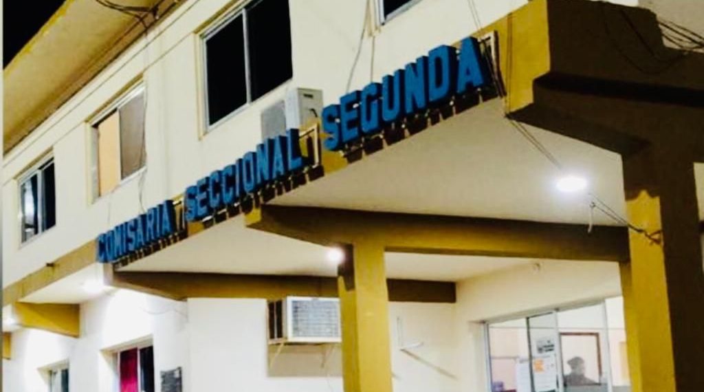 Apuntó con un arma de fuego a su pareja, ésta lo denunció y quedó detenido