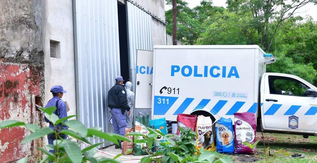 El homicida «limpió su puñal y siguió caminando por la vereda»