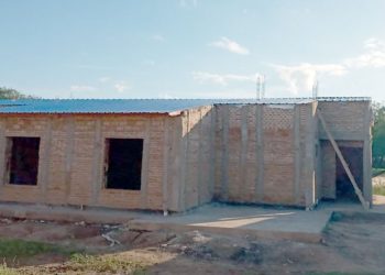 Obreros de la construcción de Fontana quieren «cobrar en tiempo y forma»