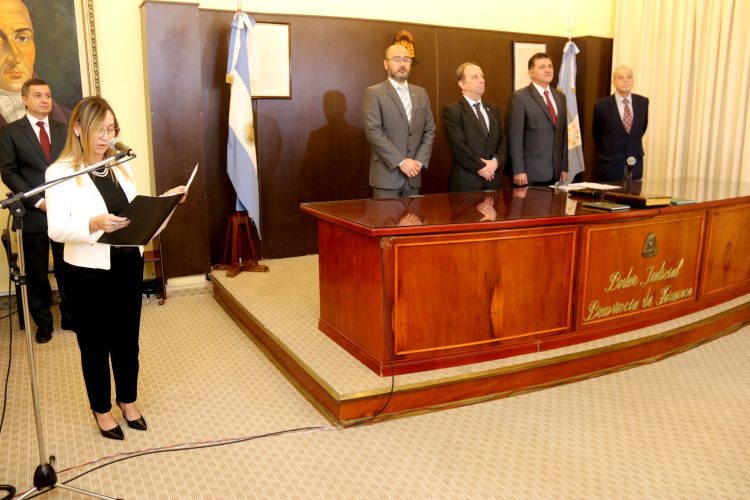 Juraron y asumieron sus nuevas funciones un juez y una jueza de Paz de Menor Cuantía