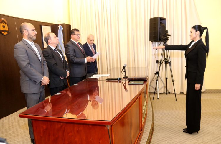 Juraron y asumieron sus nuevas funciones un juez y una jueza de Paz de Menor Cuantía