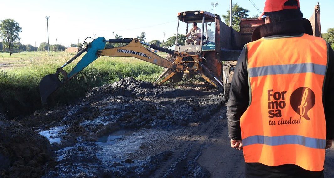 Ejecutaron trabajos para recomponer vías de circulación de la capital